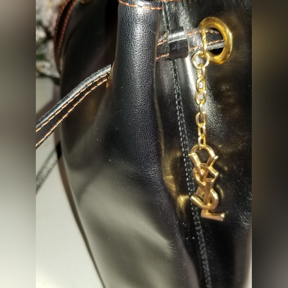 Authentic Yves Saint Laurent Black Leather bucket bag - Picture 6 of 13